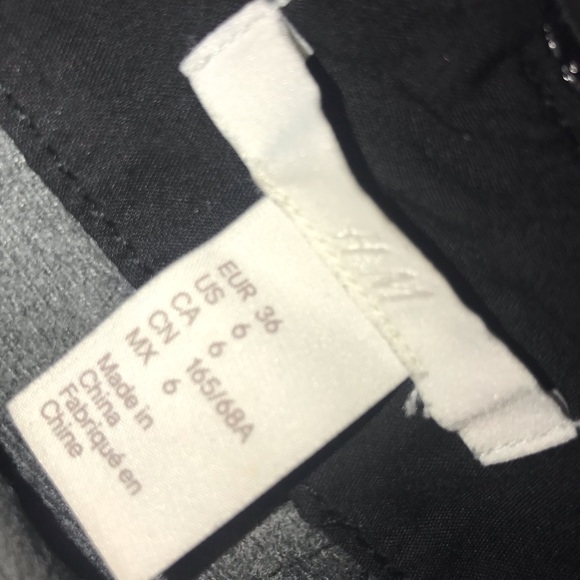 🔥BOGO under $20🔥 H&M black patent leather type high waisted skirt - Picture 4 of 4